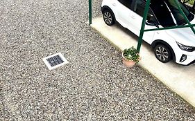 Ambroeus Apartmens Casa Spaziosa in centro Paese
